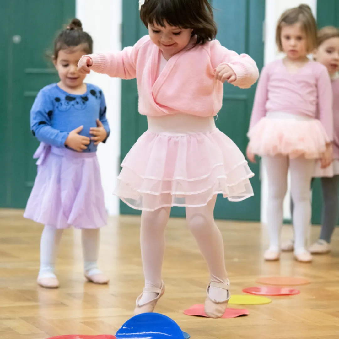 Beginner Ballet | Age: 3-4y | Saturday at 14.00 - 14:30pm | Morehouse, Knightsbridge