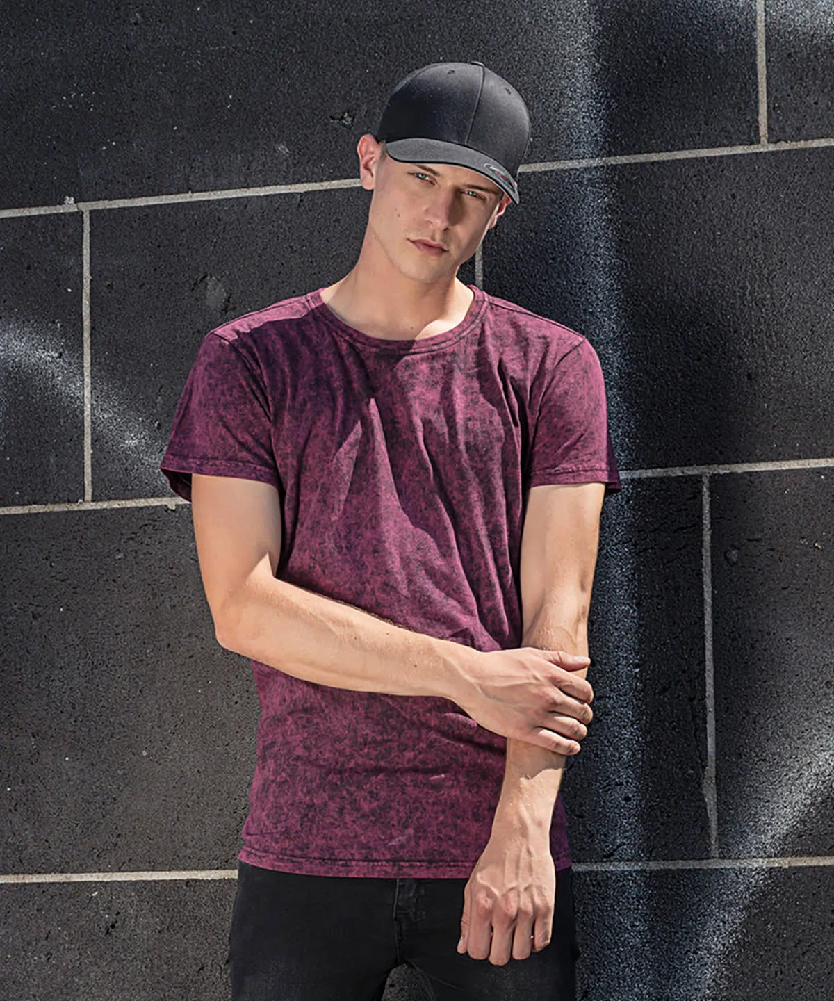 Berry/Black - Acid washed tee