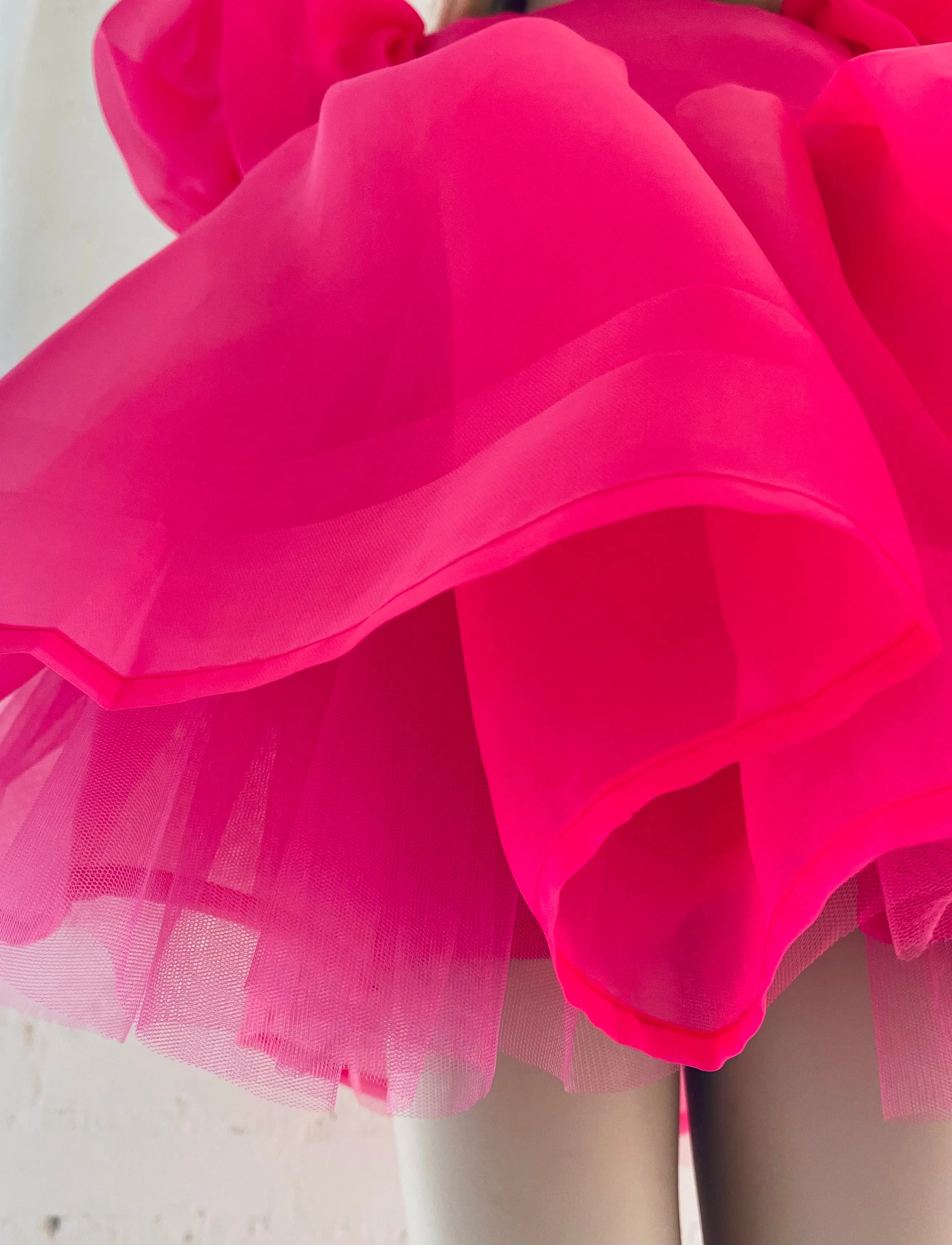 DOLLY WORLD V-BACK PUFF SLEEVE ORGANZA TUTU DRESS barbiepink