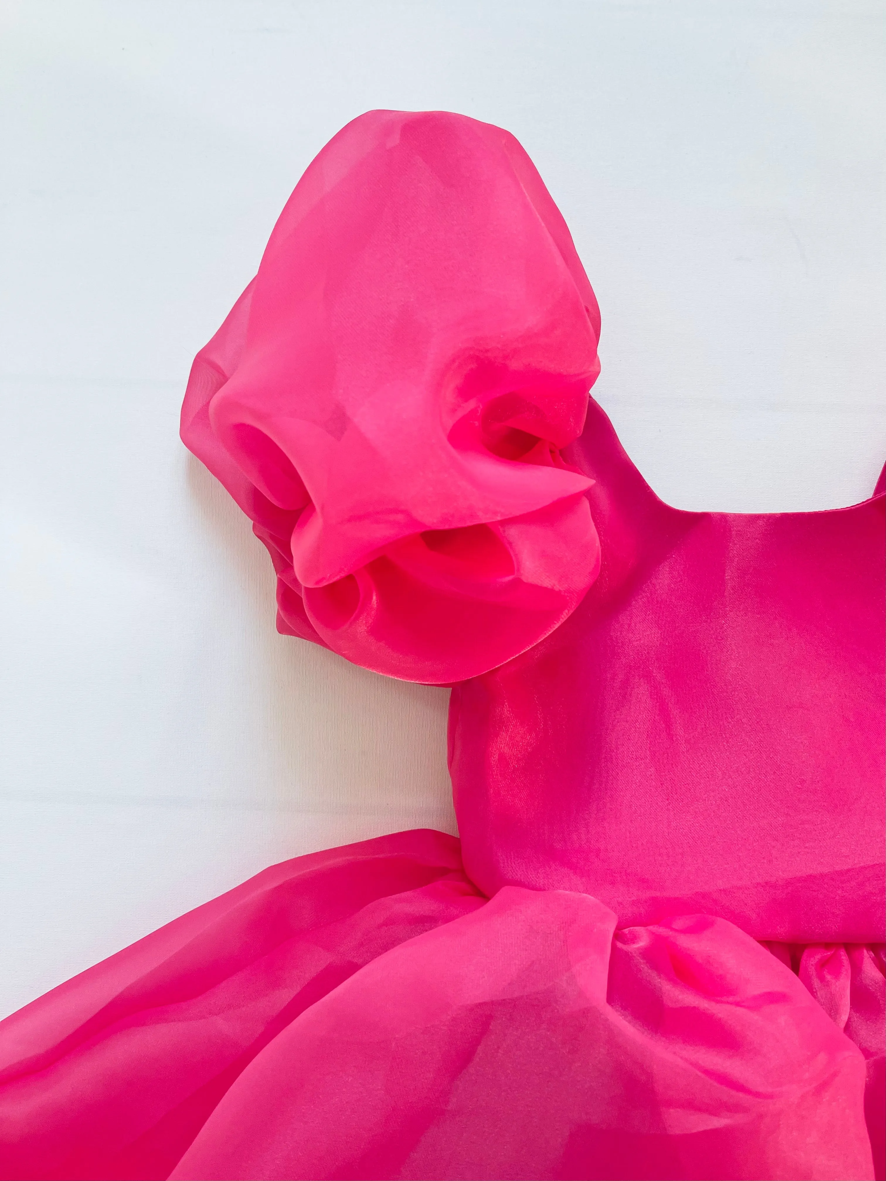 DOLLY WORLD V-BACK PUFF SLEEVE ORGANZA TUTU DRESS barbiepink