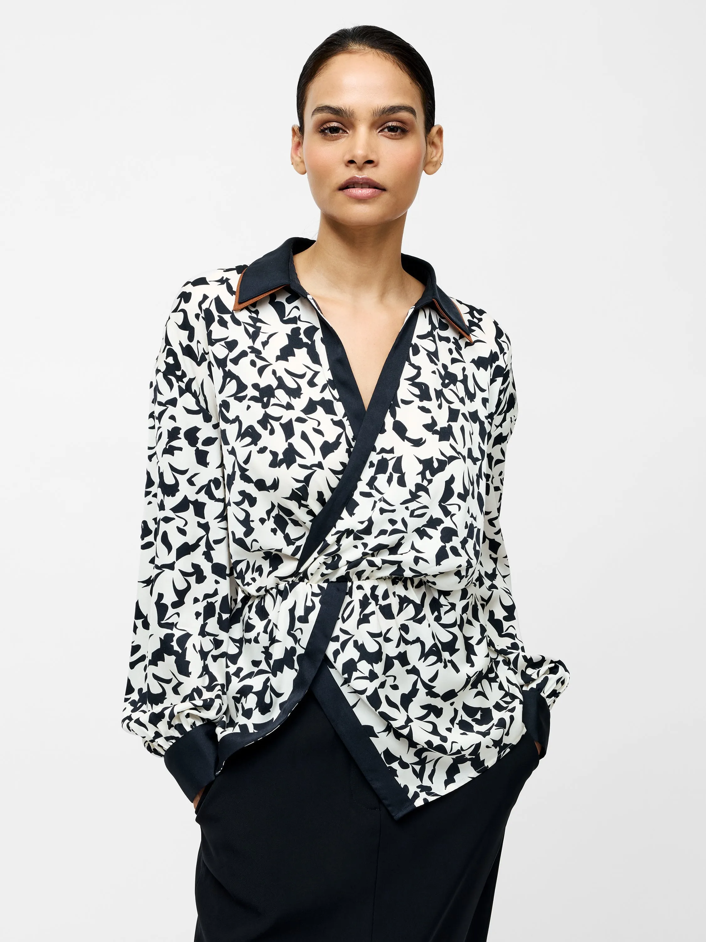 Domasco Twist Popover Shirt