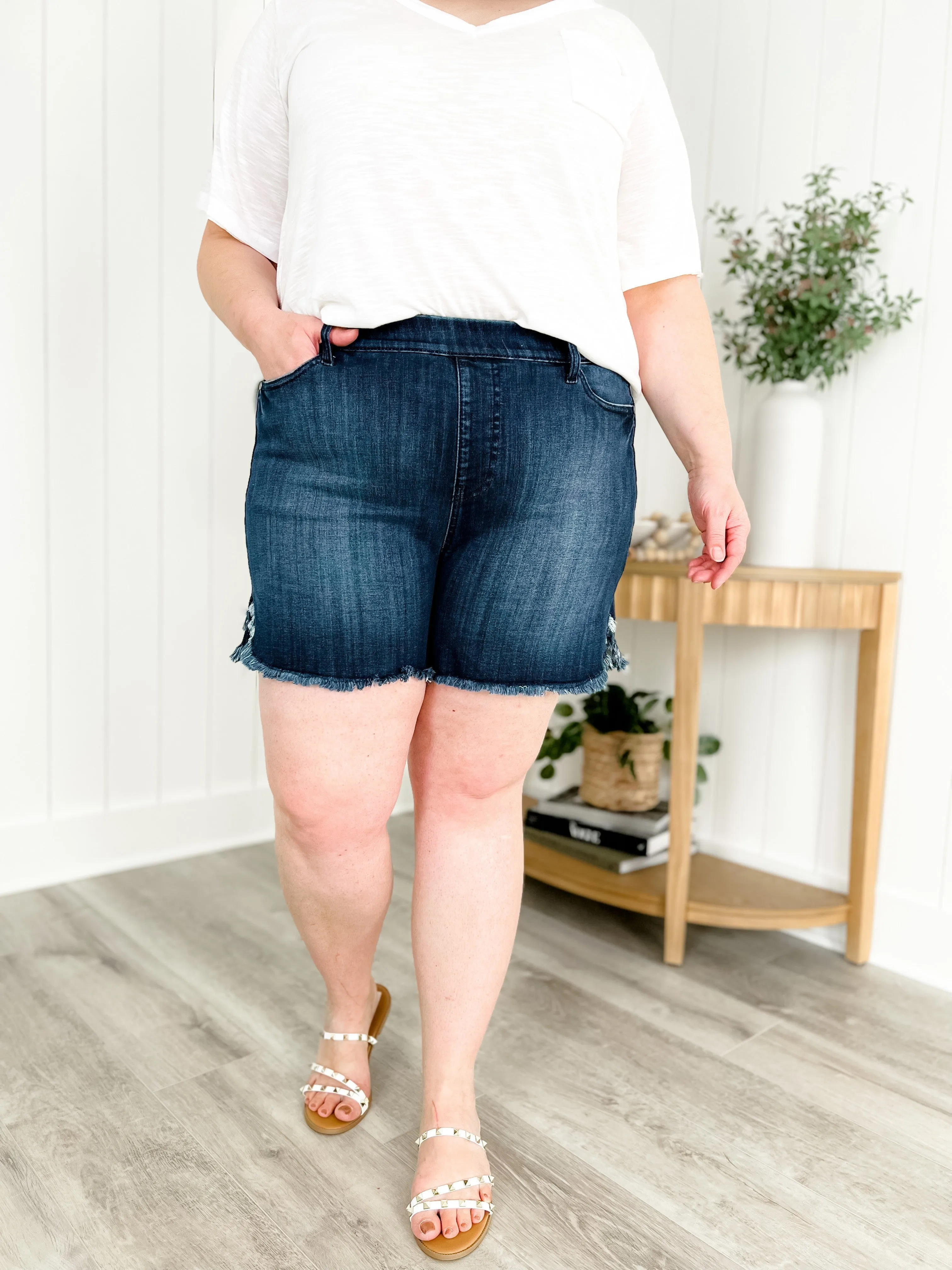 Judy Blue Stretch City Dark Wash Pull On Shorts With Frayed Dolphin Hem