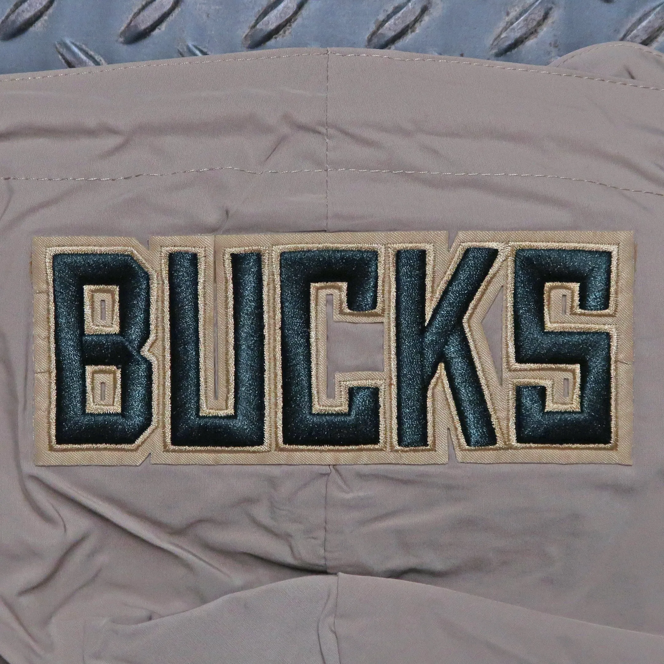 Pro Standard Milwaukee Bucks Classic Zip Hooded Jacket