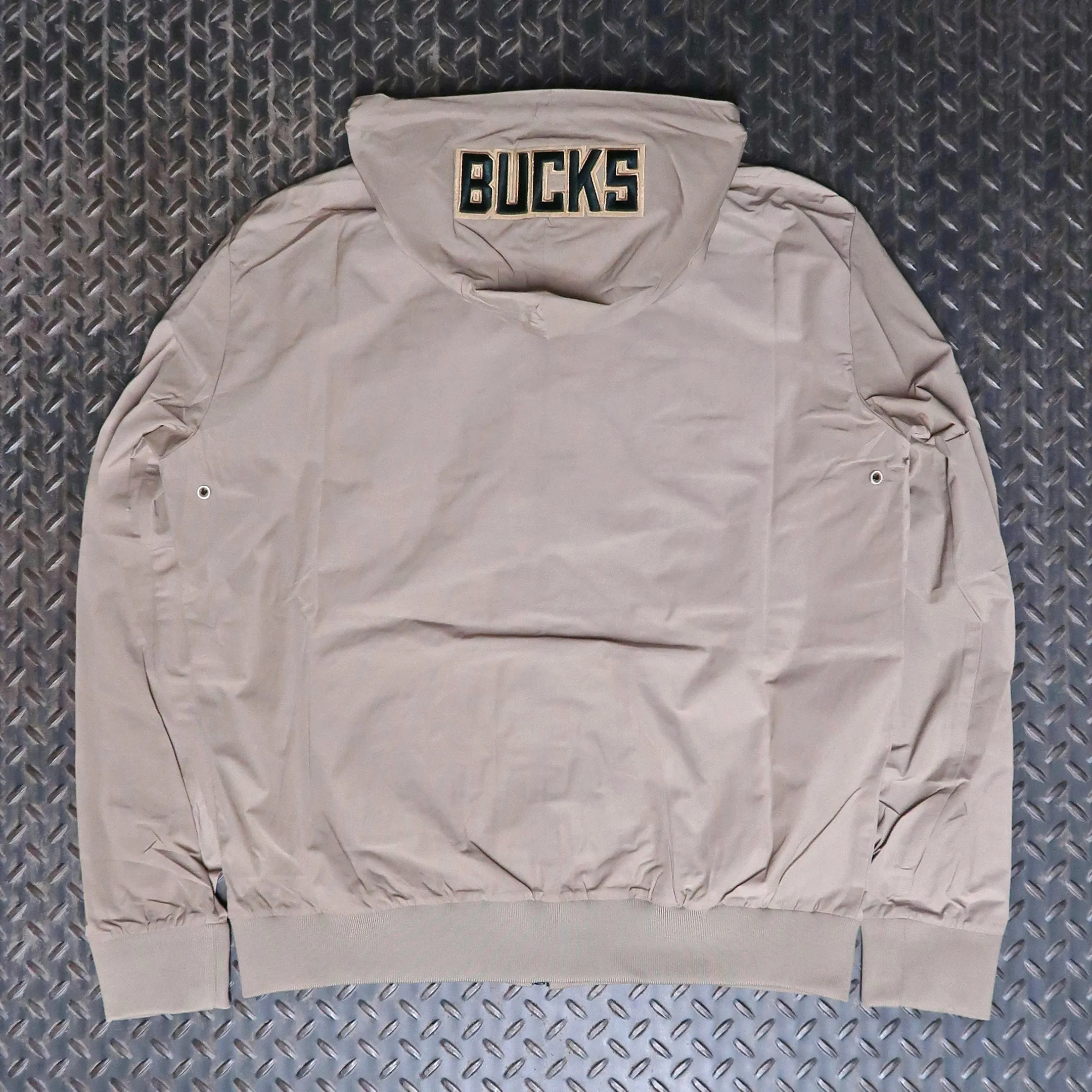 Pro Standard Milwaukee Bucks Classic Zip Hooded Jacket