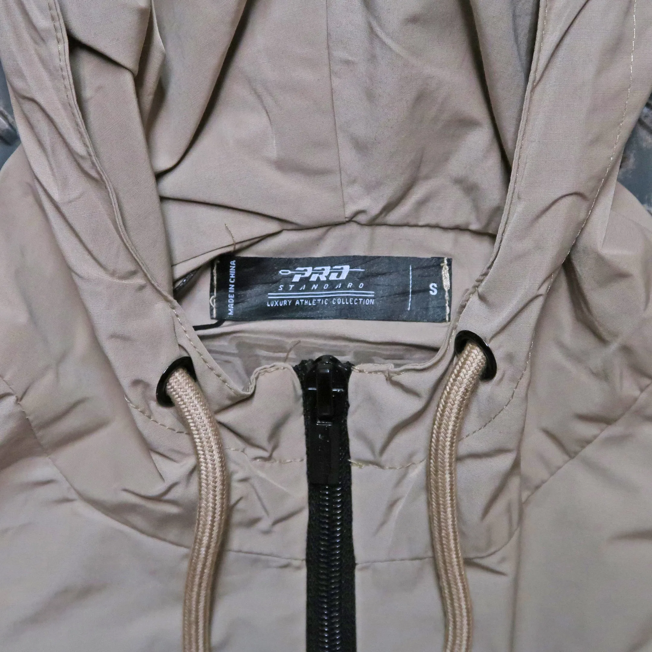 Pro Standard Milwaukee Bucks Classic Zip Hooded Jacket