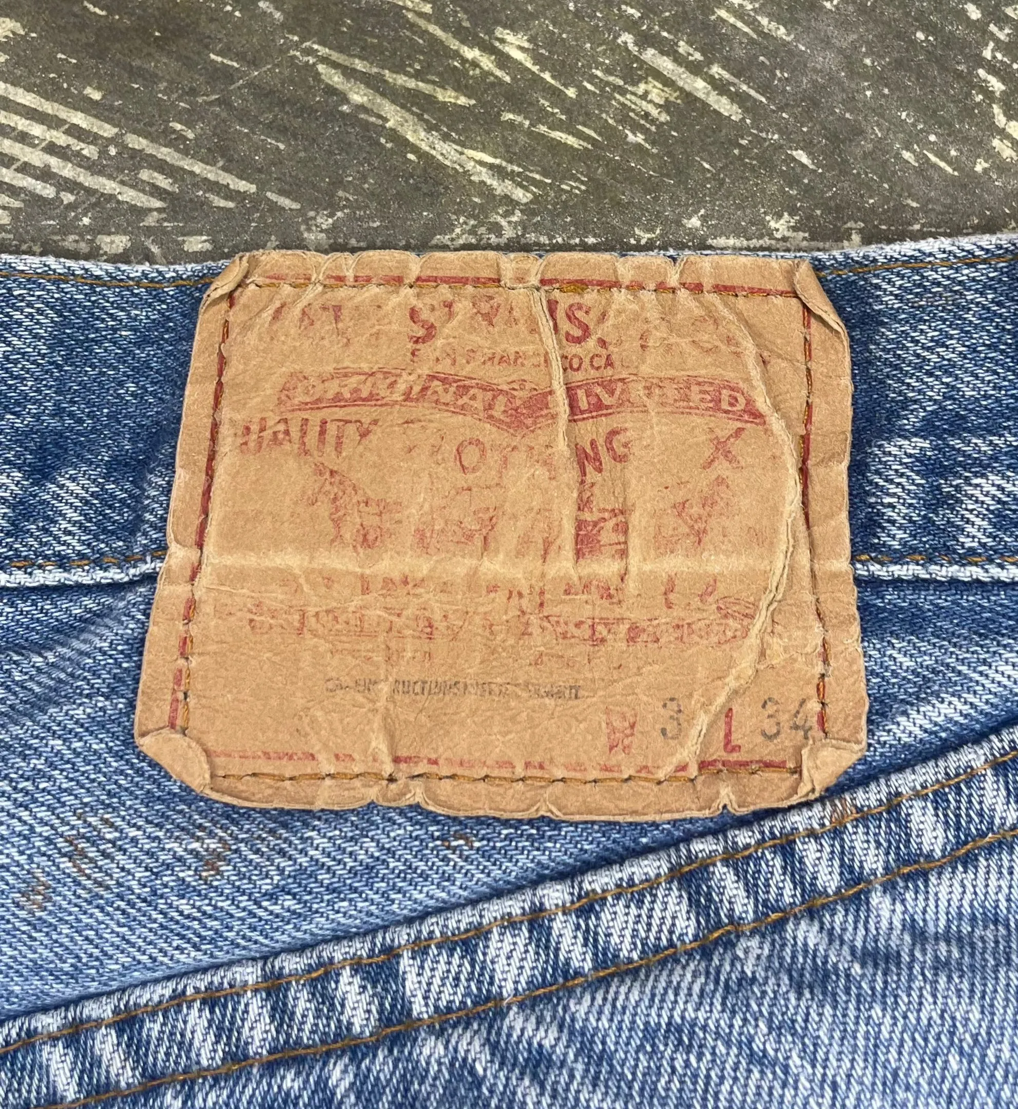 Vintage USA Made Levi 501 Transitional Premium Wash & Paint Denim Jeans (JYJ-0310)